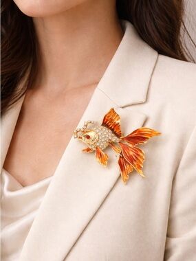 Luxury Goldfish Pin Crystal Rhinestone Enamel Koi Fish Brooch